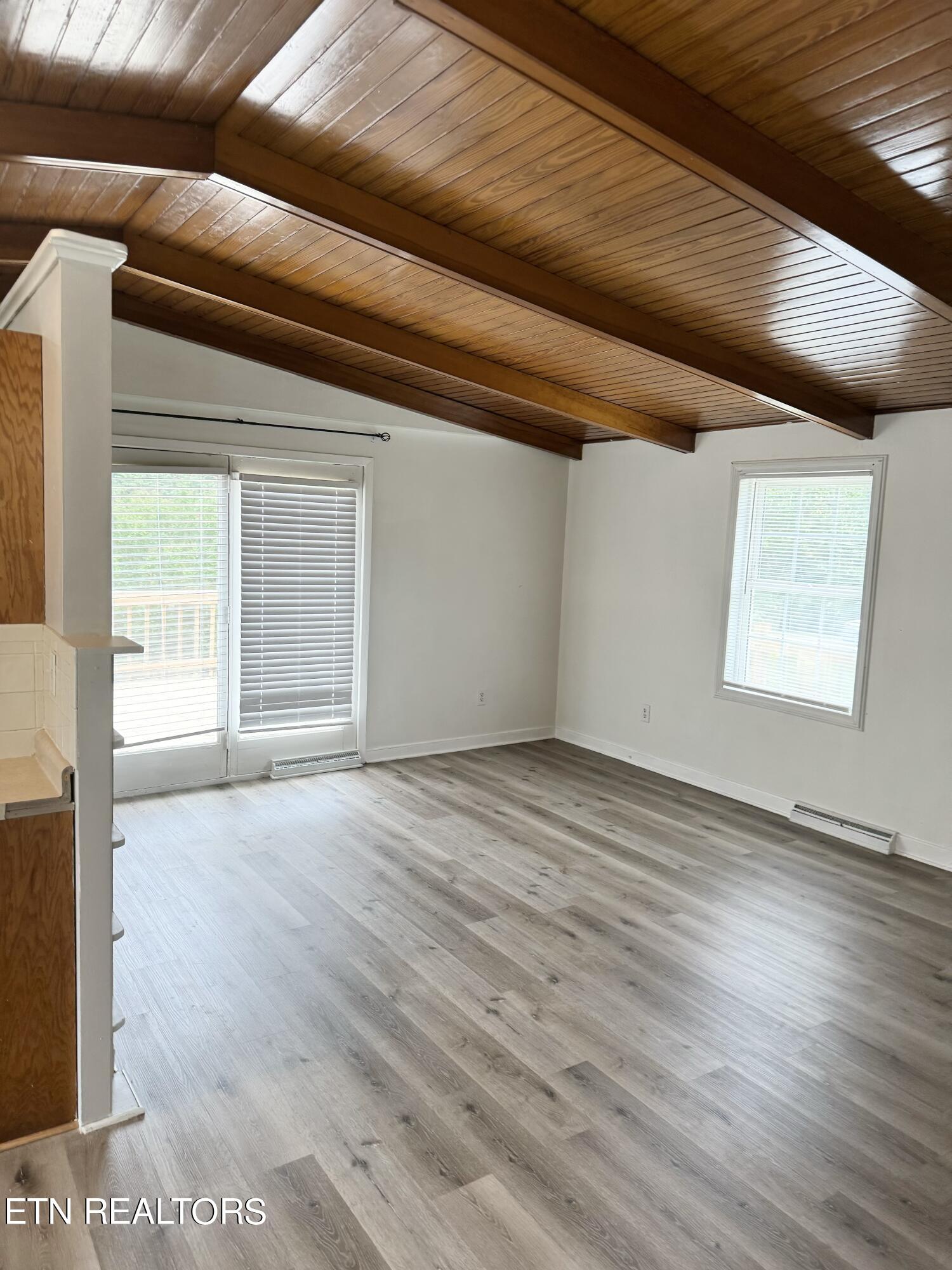 211 Gum Springs Road Middlesboro, KY 40965 - Photo 6 of 23 IMG_1524