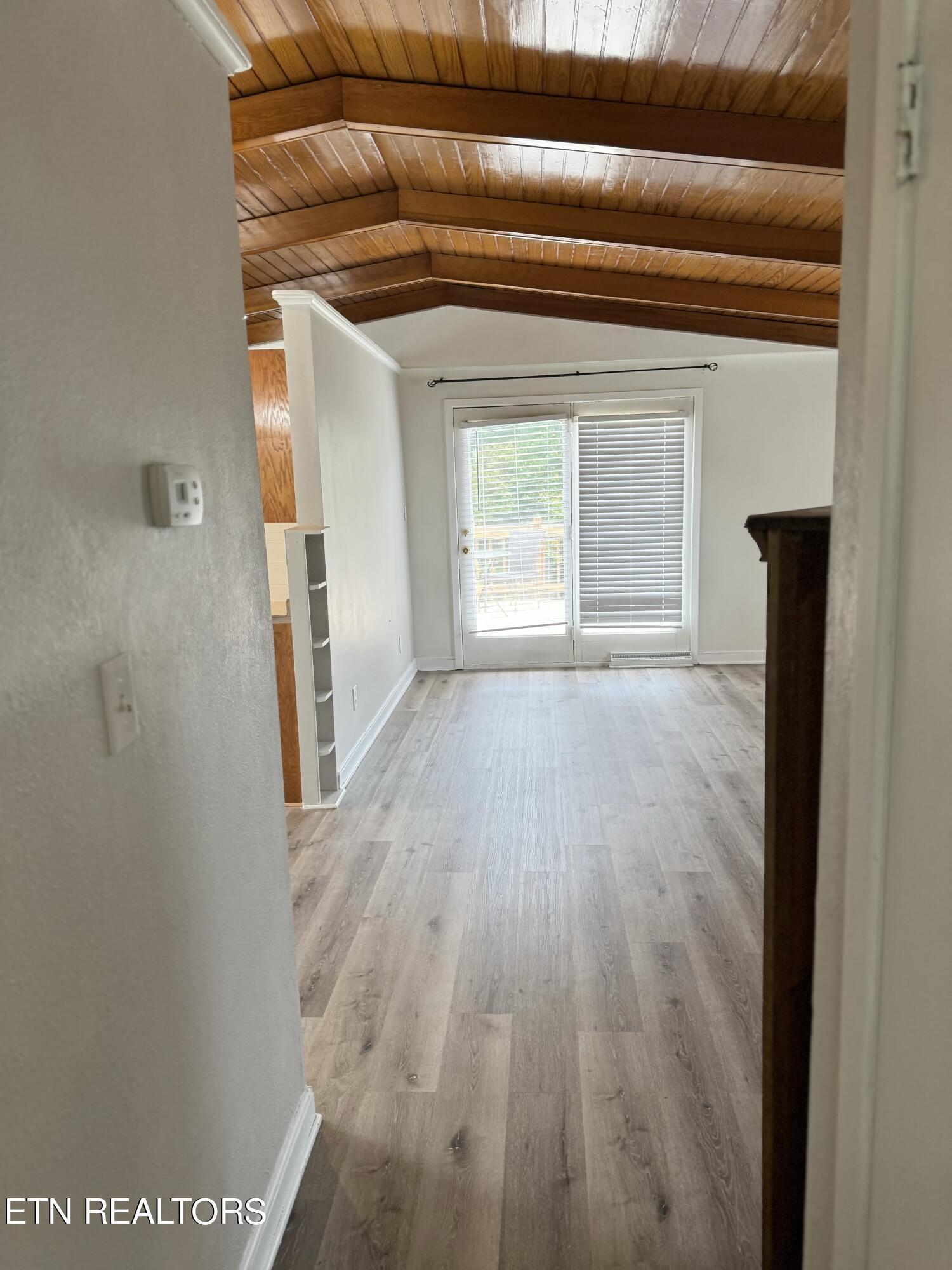 211 Gum Springs Road Middlesboro, KY 40965 - Photo 9 of 23 IMG_1541