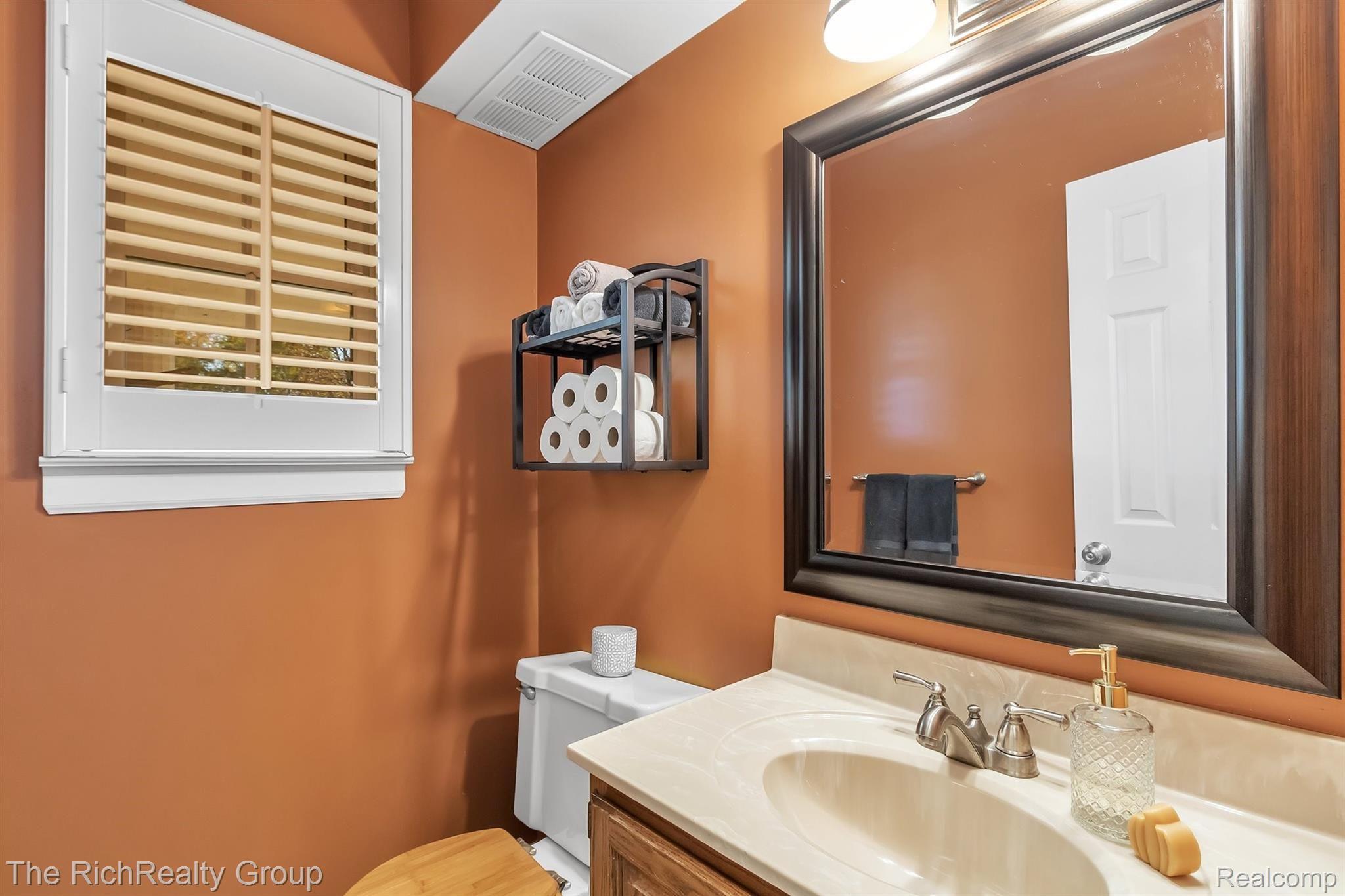 41874 Ridge Road East Novi, MI 48375 - Photo 39 of 42 39-41874 Ridge Rd E.jpg