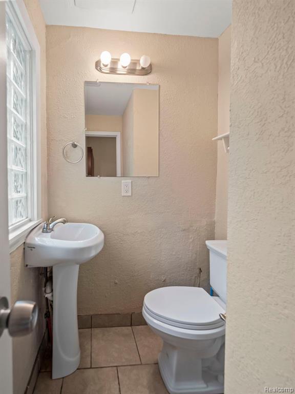 1789 Field Street Detroit, MI 48214 - Photo 21 of 49
