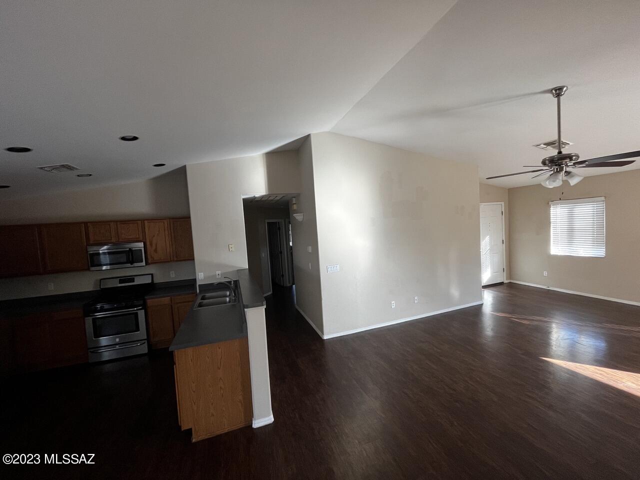 7663 South Meadow Spring Way Tucson, AZ 85747 - Photo 32 of 39