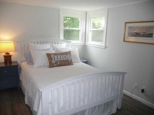 $2,500 | 97 Center Avenue, Middletown, RI 02842