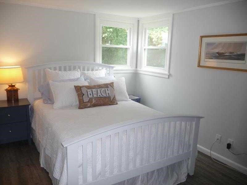 97 Center Avenue Middletown, RI 02842 - Photo 11 of 13