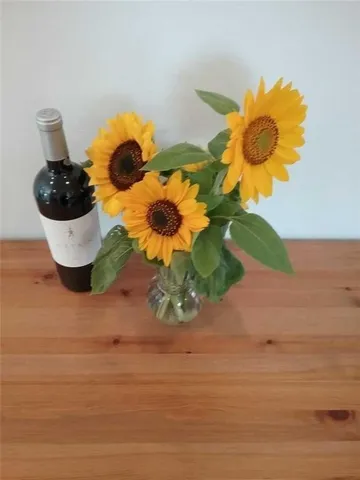 $2,500 | 97 Center Avenue, Middletown, RI 02842