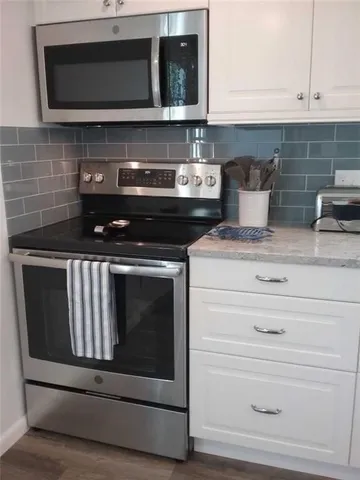 $2,500 | 97 Center Avenue, Middletown, RI 02842