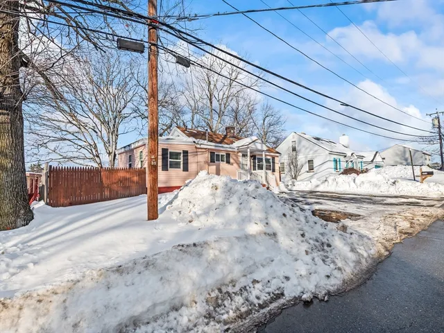 $330,000 | 372 Litchfield Street, Leominster, MA 01453