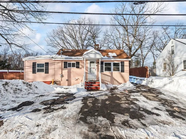 $330,000 | 372 Litchfield Street, Leominster, MA 01453