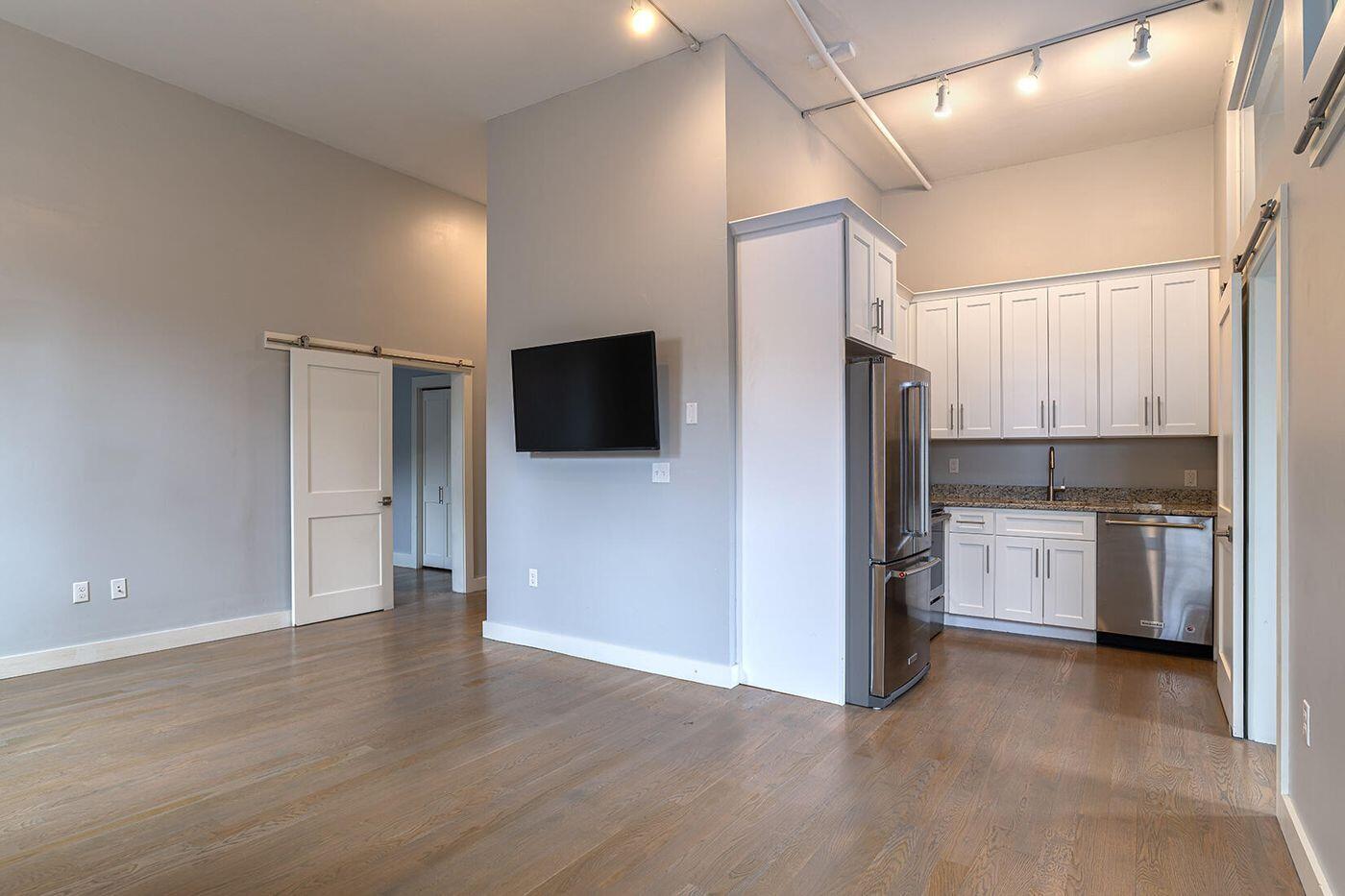 10 Exchange Street, Unit 413 Portland, ME 04101 - Photo 6 of 18 W6-ME2864-LANDVEST_03242610351