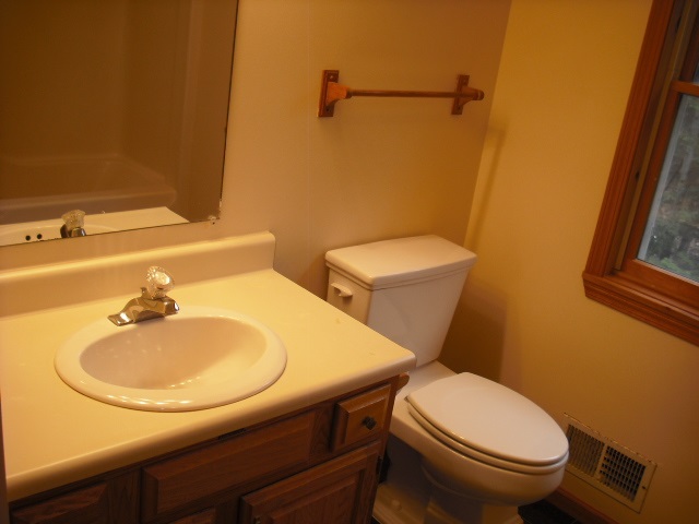 6664 Deepwater Point Road Williamsburg, MI 49690 - Photo 25 of 29 1797388-24.JPG