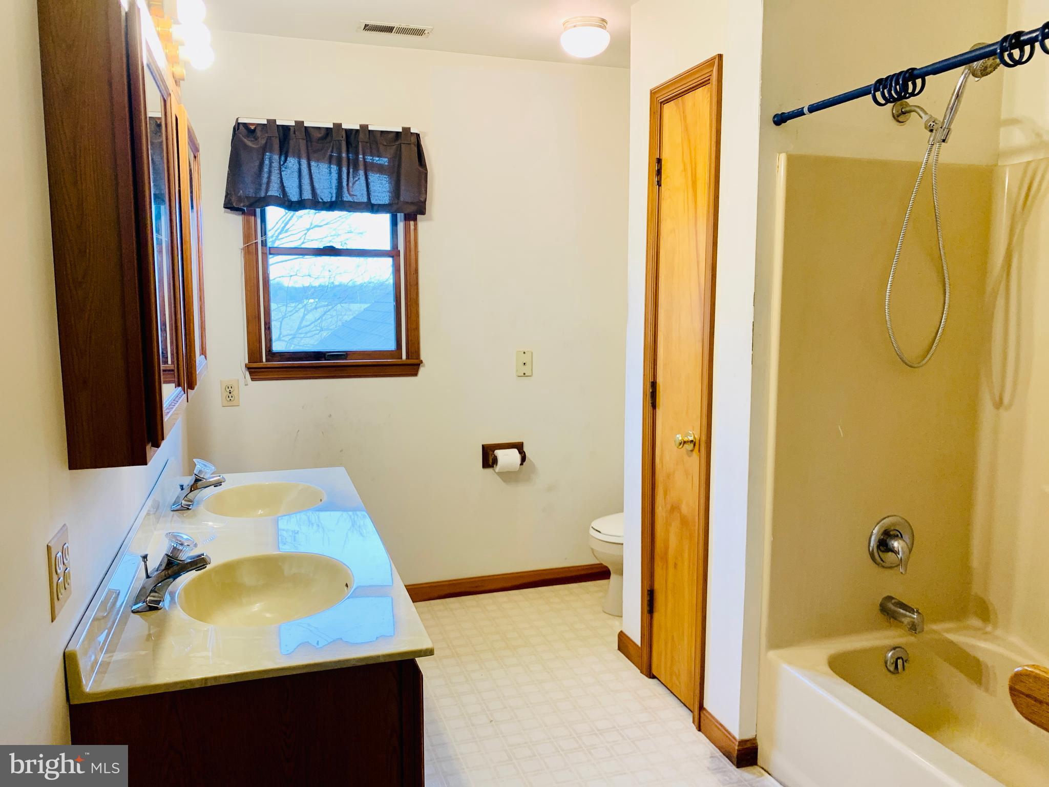 25586 Hignutt Road Denton, MD 21629 - Photo 31 of 35 Full Bathroom Upstairs
