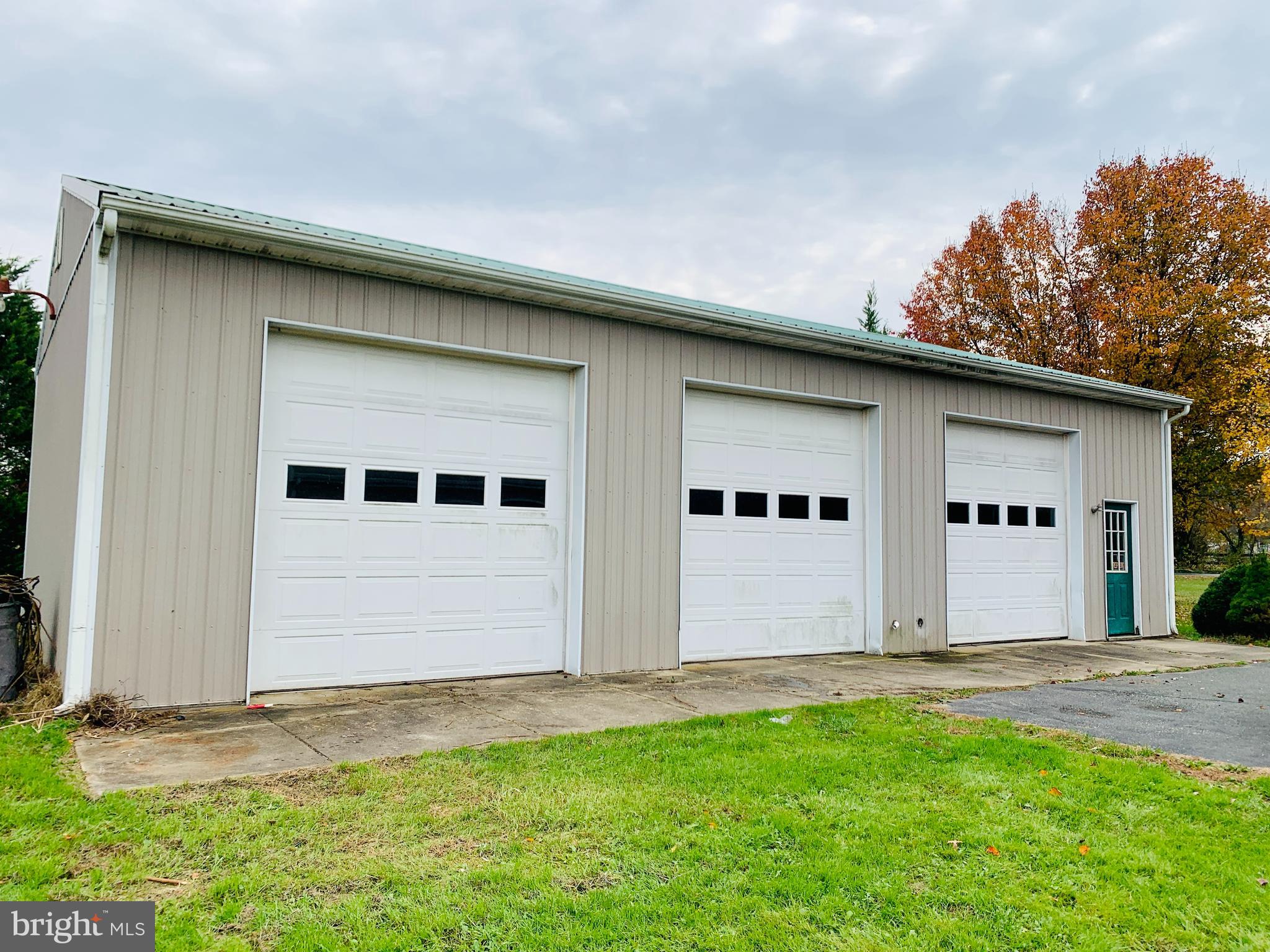 25586 Hignutt Road Denton, MD 21629 - Photo 7 of 35 Lots of Space!