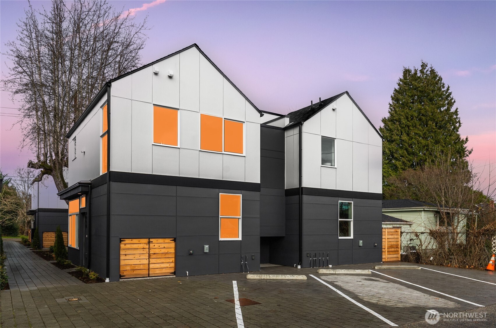 805 South Sullivan Street, Unit B Seattle, WA 98108 - Photo 2 of 20 a front view of a house with a street
