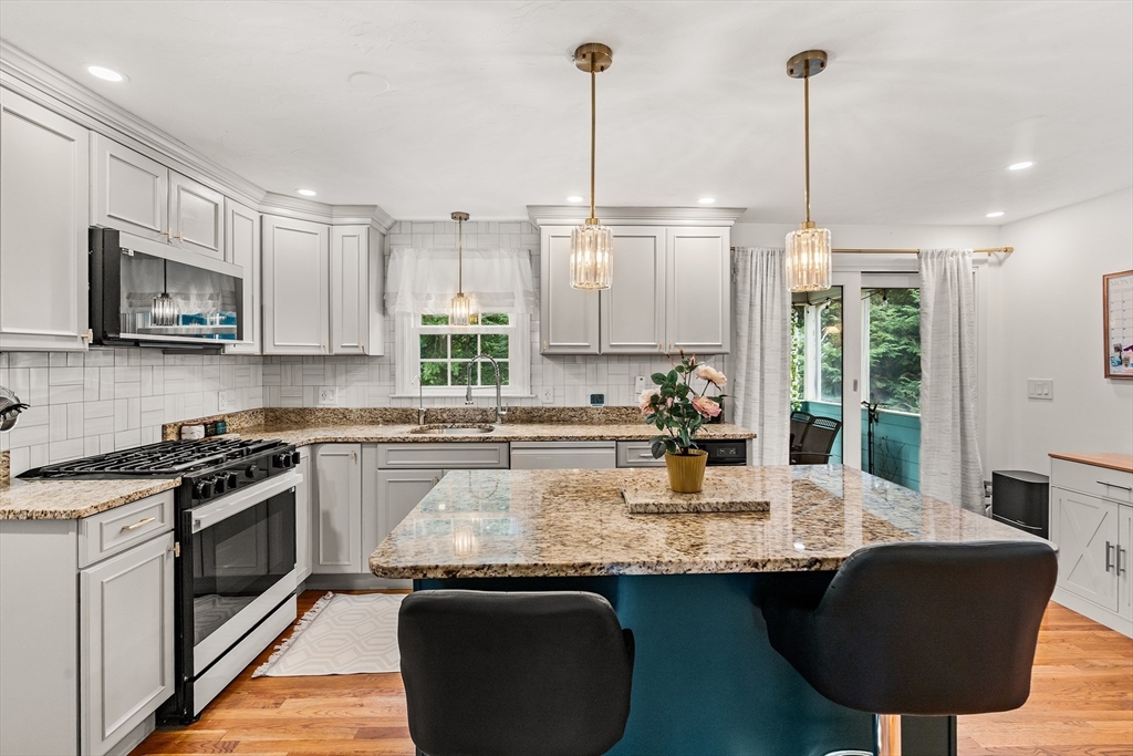 16 Jasmine Road Medway, MA 02053 - Photo 6 of 35 Gallery Image 6