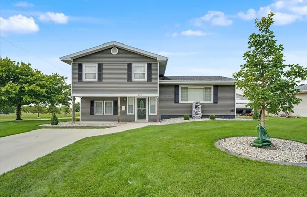 $319,900 | 450 John Street, Paxton, IL 60957