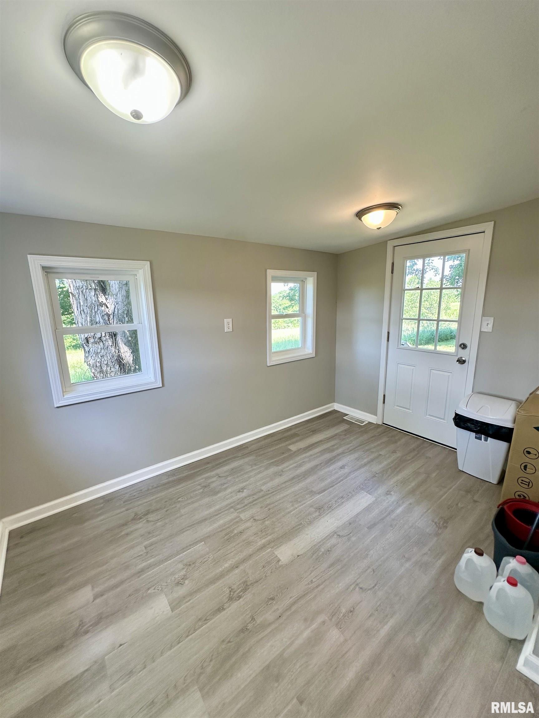 1311 McGlasson Road Jacksonville, IL 62650 - Photo 10 of 38