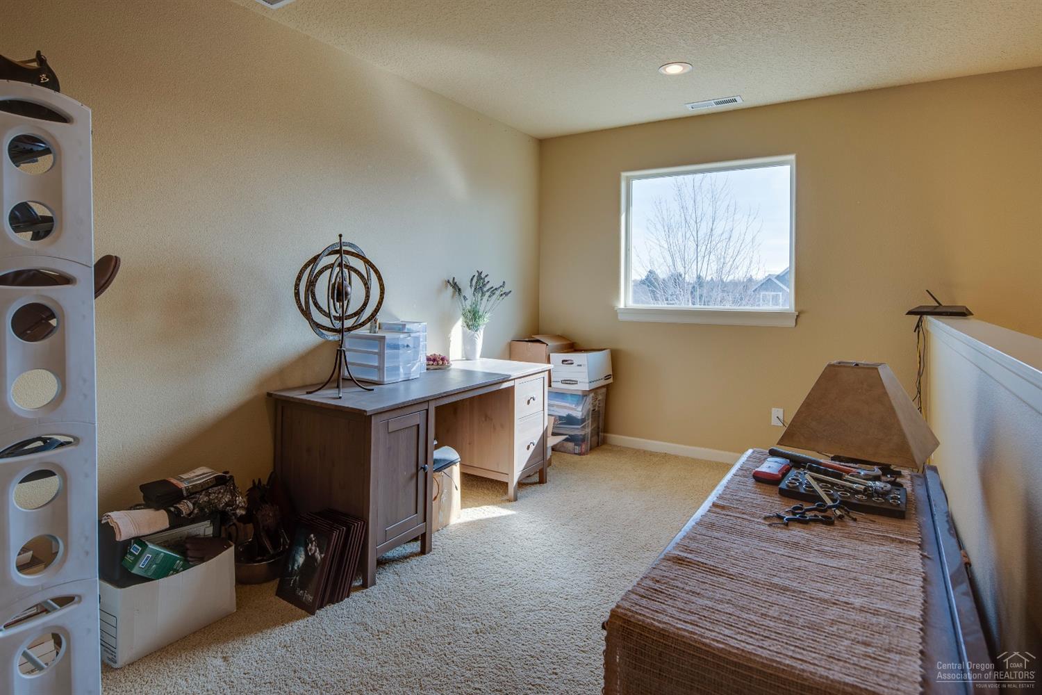 1622 Northwest Rimrock Drive Redmond, OR 97756 - Photo 11 of 22 Additional Photo