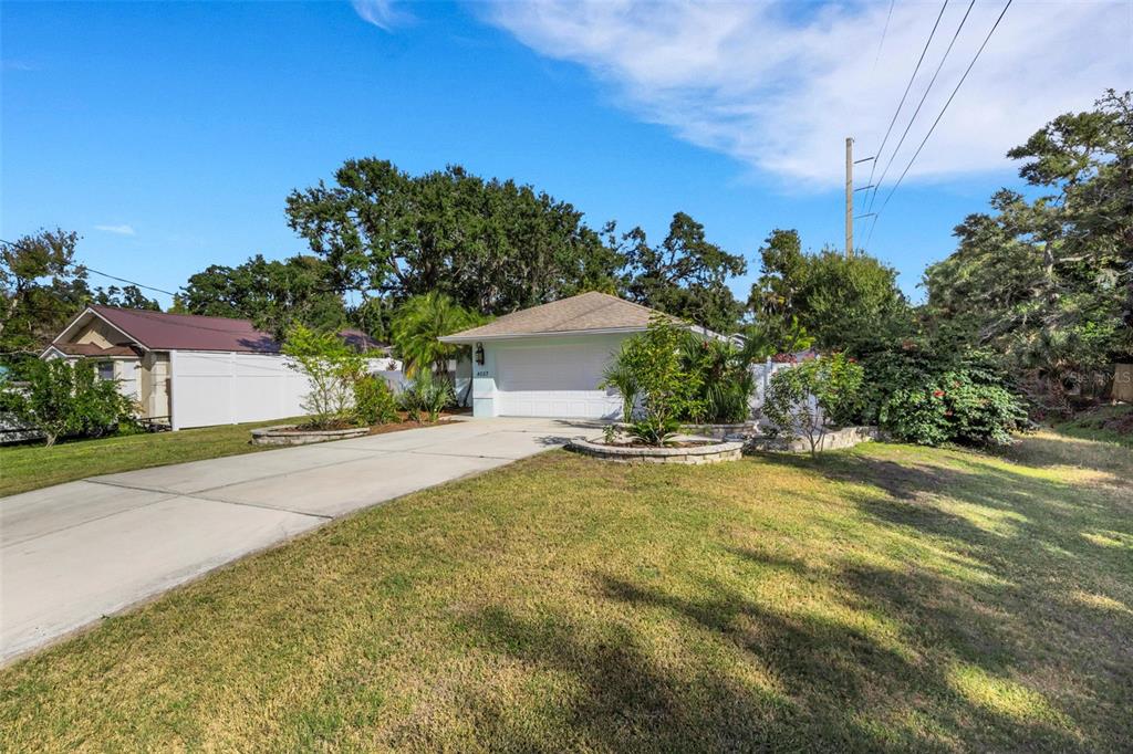 4557 Worcester Road Sarasota, FL 34231 - Photo 3 of 48