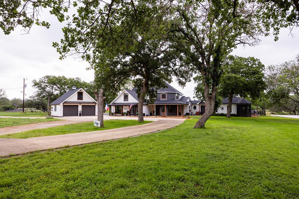 305 Oak Wood Road Kerrville, TX 78028 - Photo 2 of 67