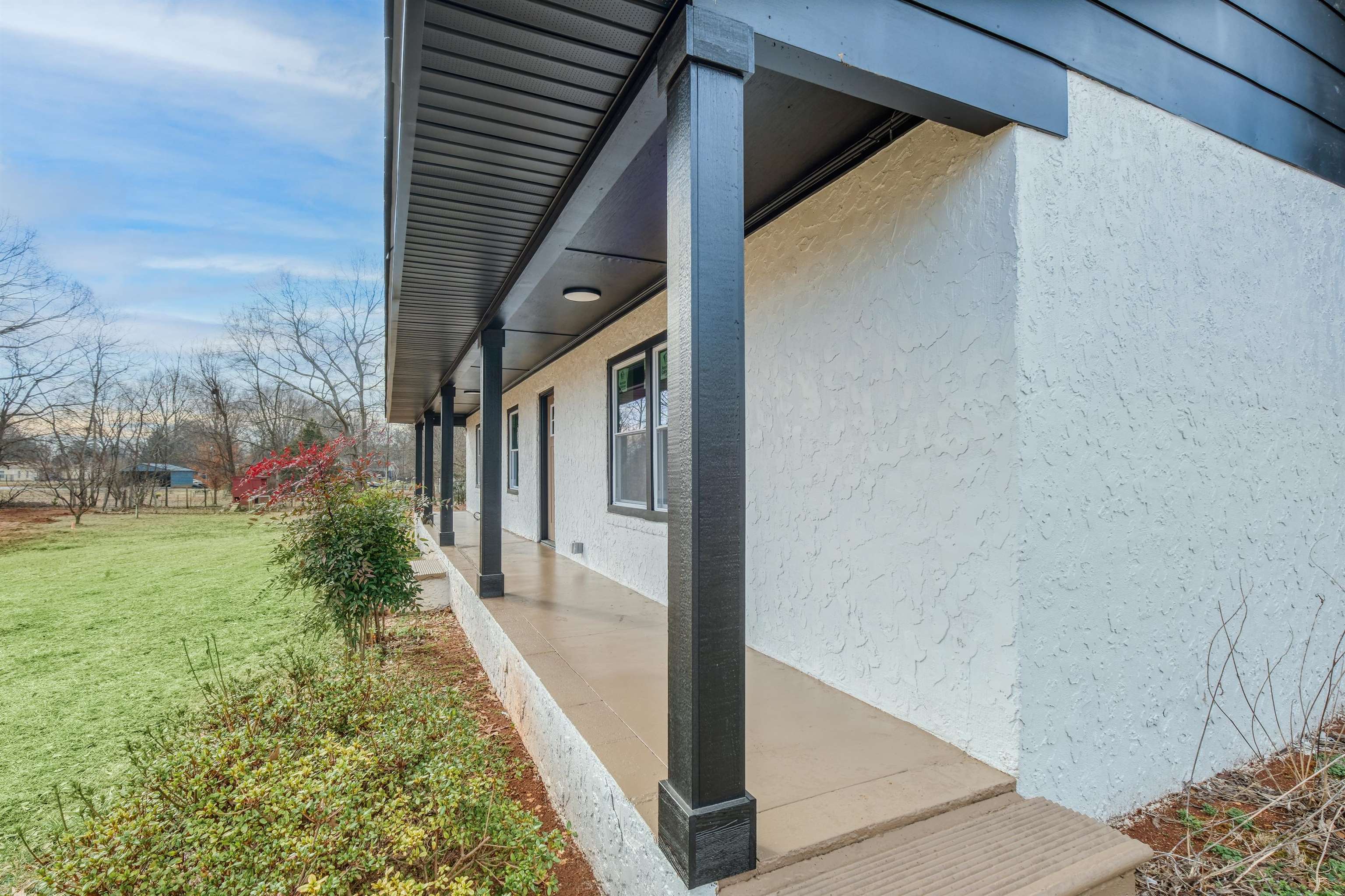 317 Tracy Court Wellford, SC 29385 - Photo 4 of 28