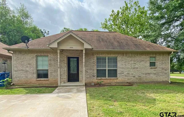 $1,250 | 200 Water Street, Bullard, TX 75757