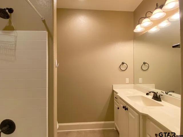 $1,250 | 200 Water Street, Bullard, TX 75757