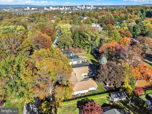 $525,000 | 864 Hilltop Road, Lemoyne, PA 17043