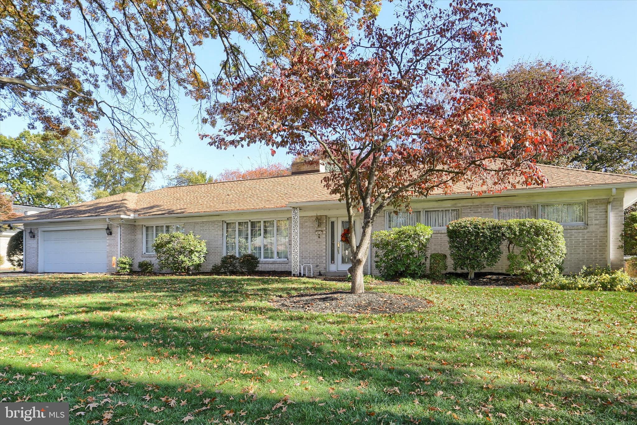 864 Hilltop Road Lemoyne, PA 17043 - Photo 2 of 16