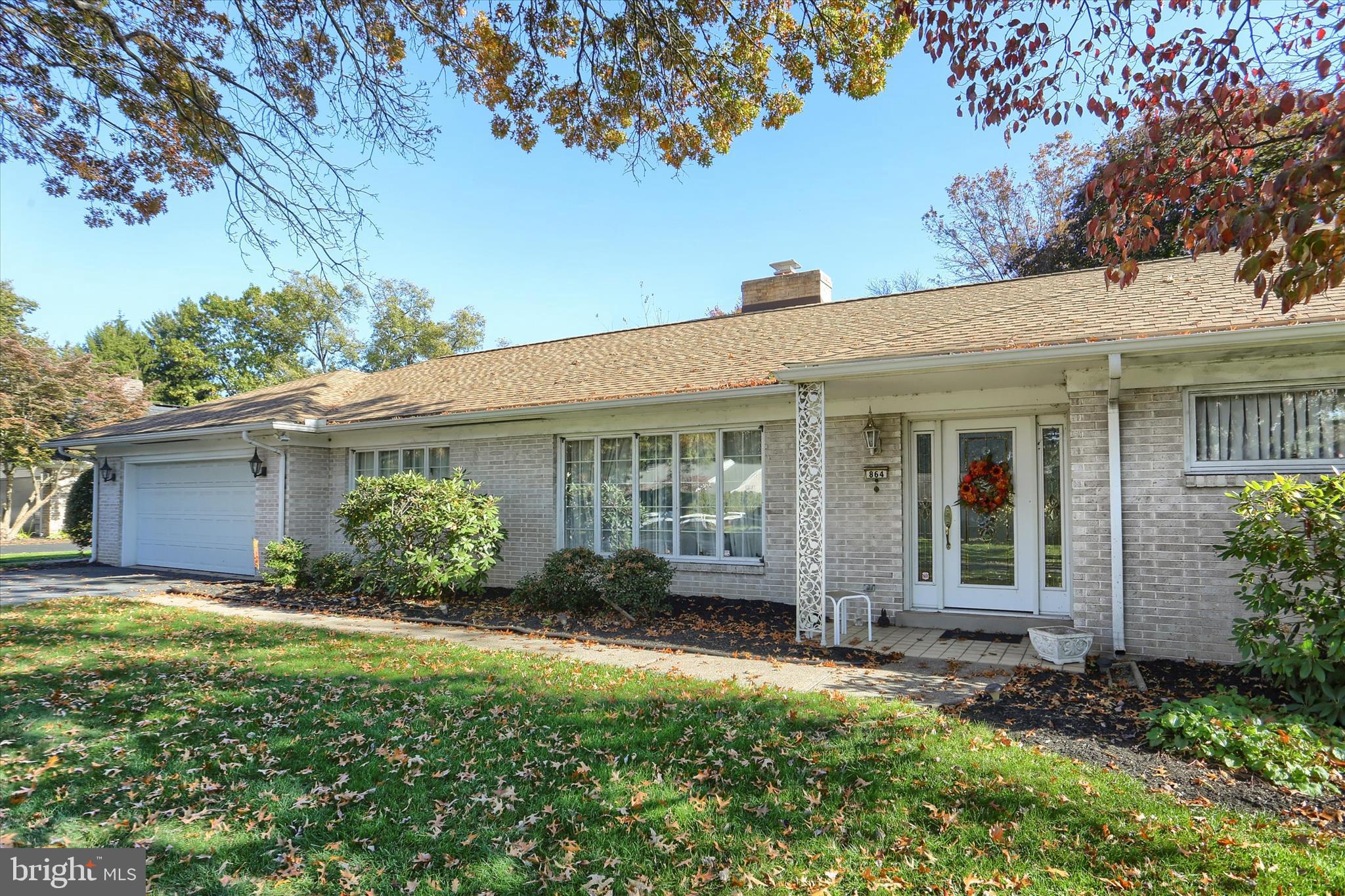 864 Hilltop Road Lemoyne, PA 17043 - Photo 3 of 16