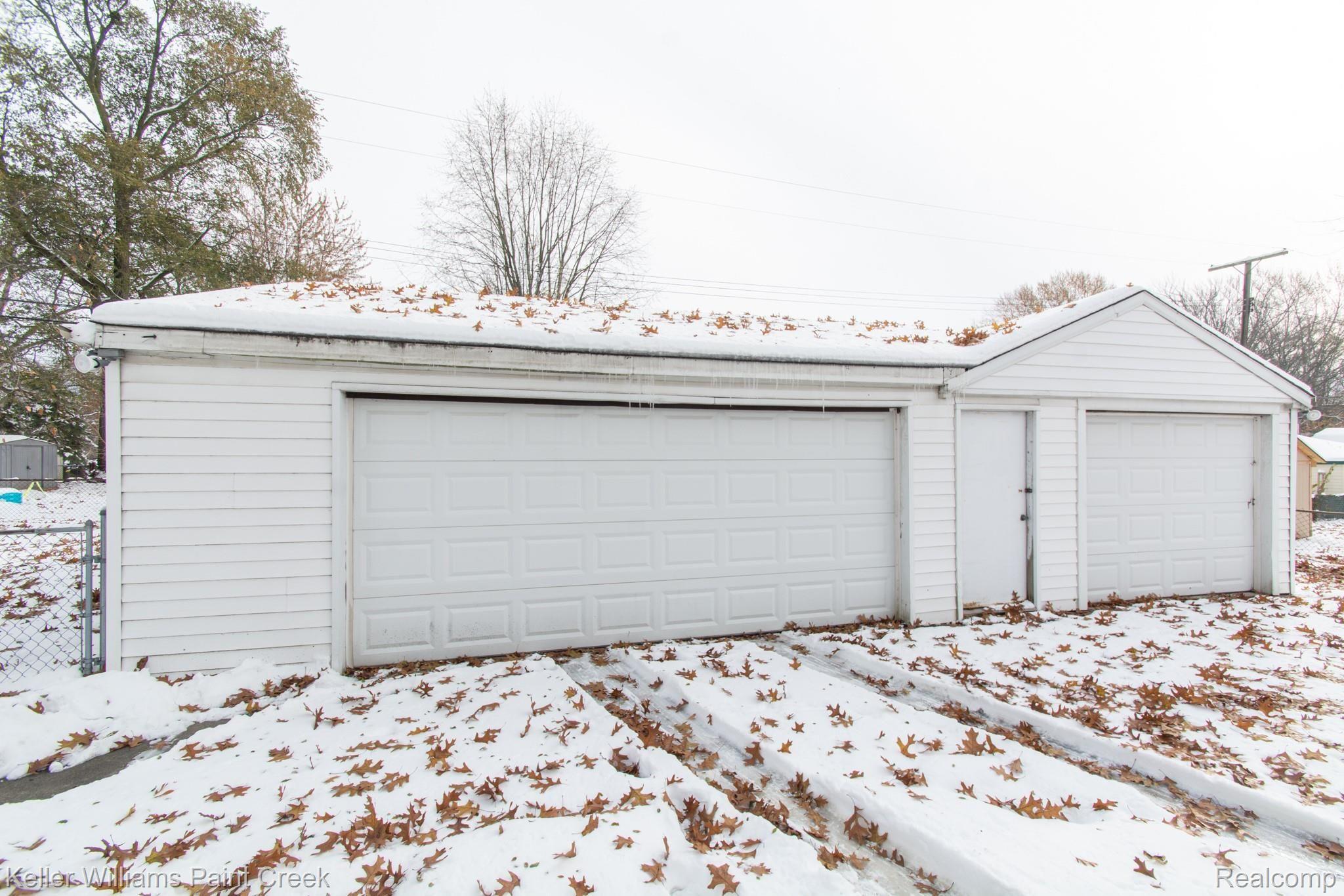 11245 Pardee-Garage 1.jpg