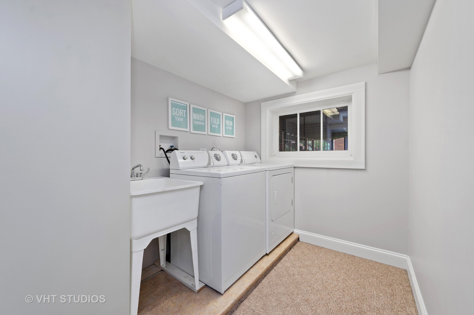 510 Berkeley Road Riverside, IL 60546 - Photo 25 of 30 a utility room with dryer and washer
