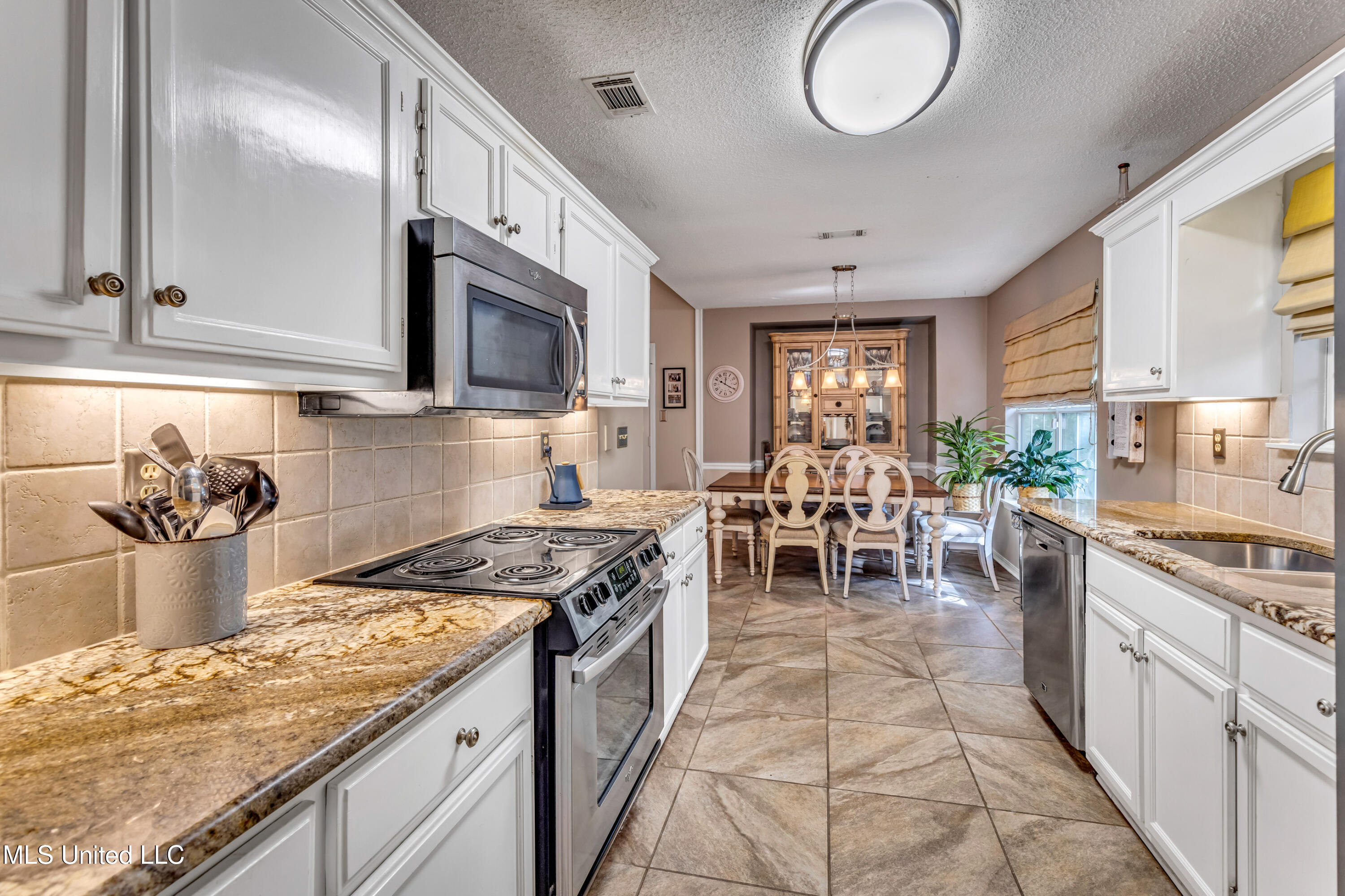 932 Bluff Ridge Biloxi, MS 39532 - Photo 13 of 25 923BluffRidge-19