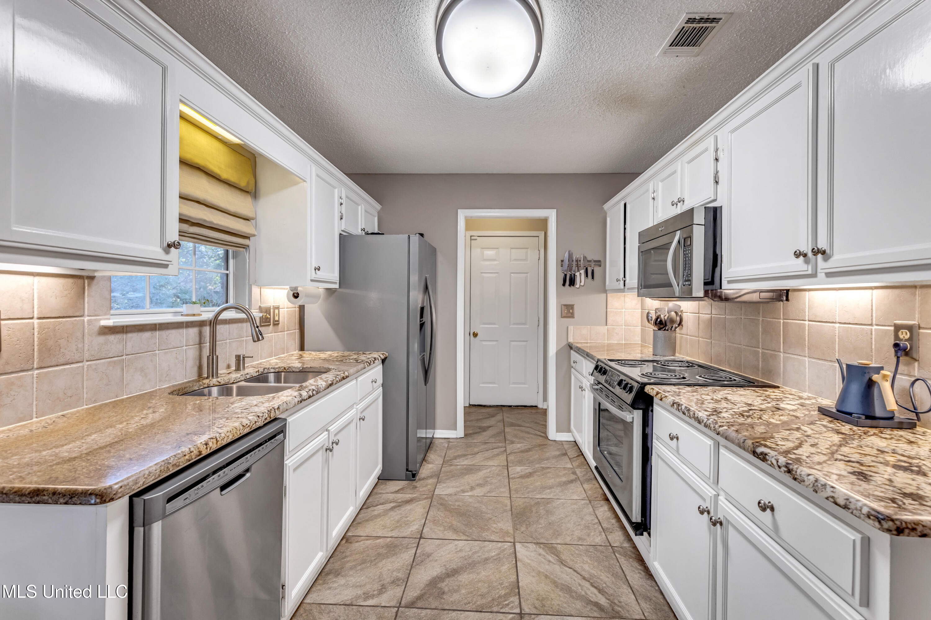 932 Bluff Ridge Biloxi, MS 39532 - Photo 14 of 25 923BluffRidge-17