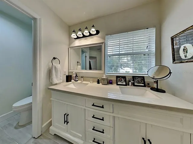 a area with wooden floor and closet