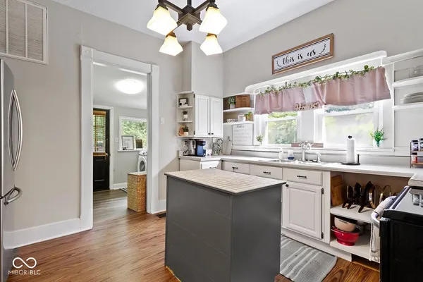 $250,000 | 110 Douglas Street, Greenfield, IN 46140