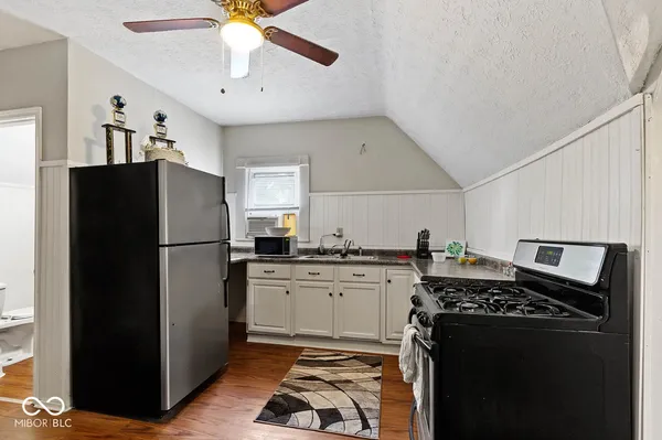 $250,000 | 110 Douglas Street, Greenfield, IN 46140