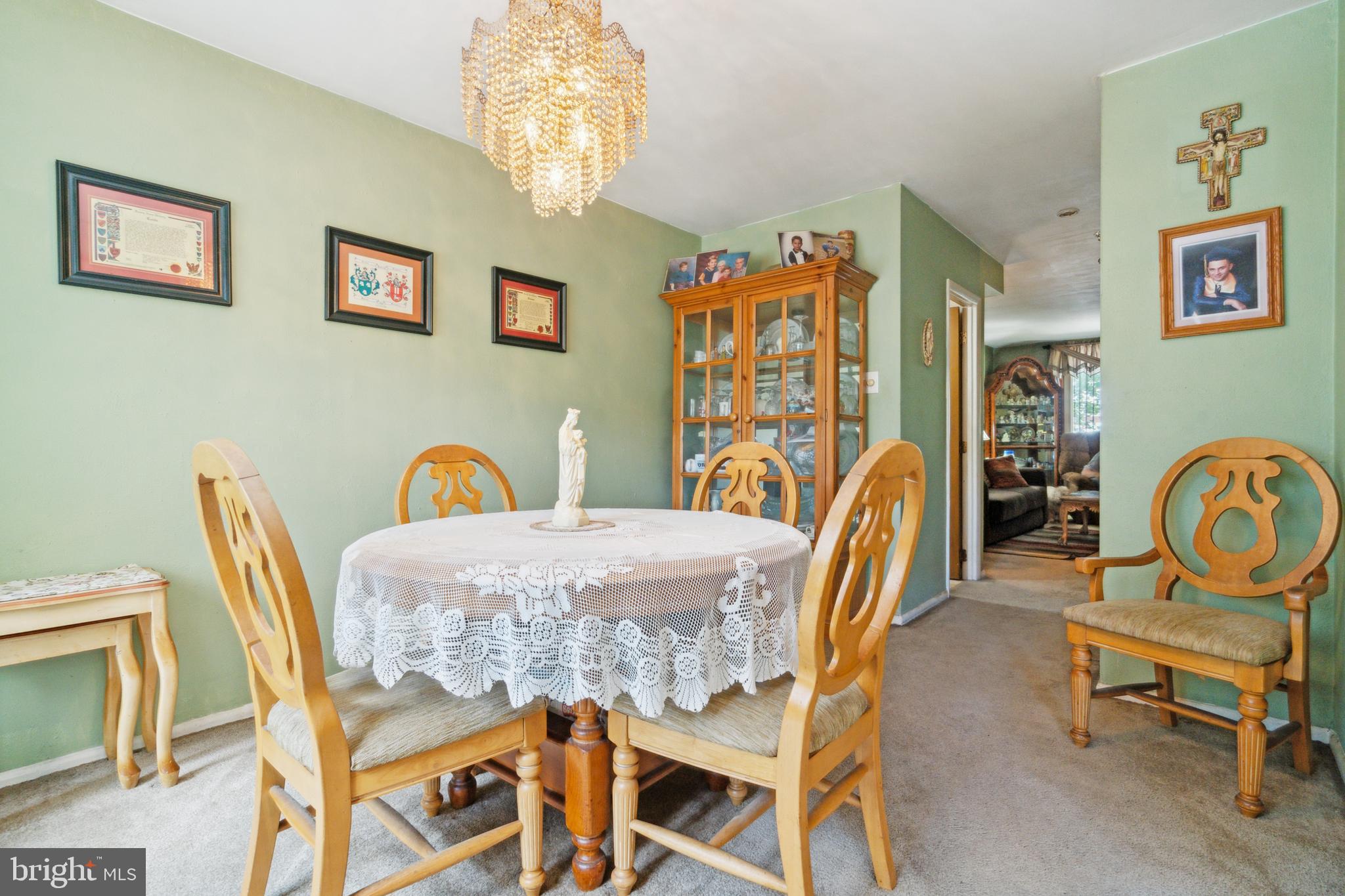 10215 North Canterbury Road Philadelphia, PA 19114 - Photo 7 of 20 Gallery Image 7