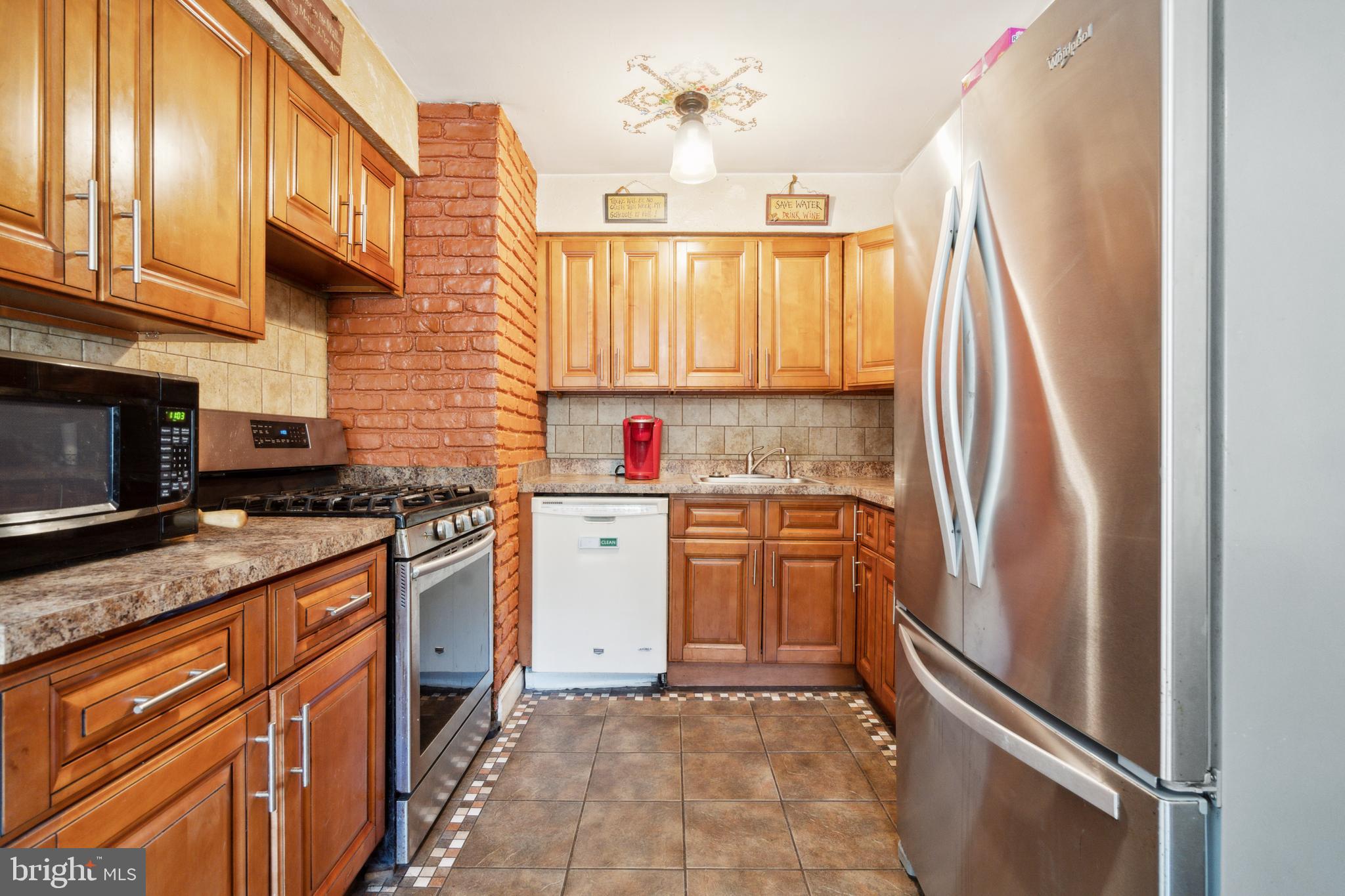 10215 North Canterbury Road Philadelphia, PA 19114 - Photo 8 of 20 Gallery Image 8