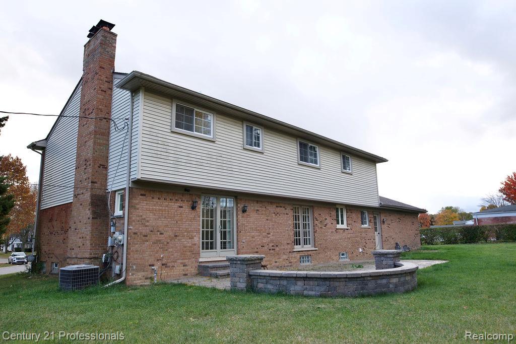 100 Longford Drive Rochester Hills, MI 48309 - Photo 41 of 47