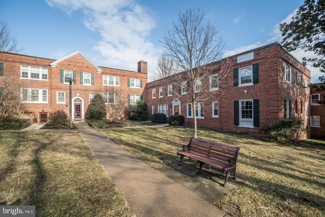 $1,900 | 1909 Key Boulevard, Unit 11551, Arlington, VA 22201