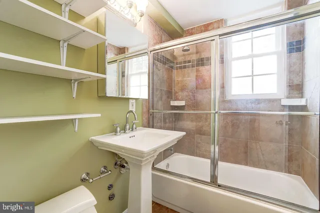 $1,900 | 1909 Key Boulevard, Unit 11551, Arlington, VA 22201