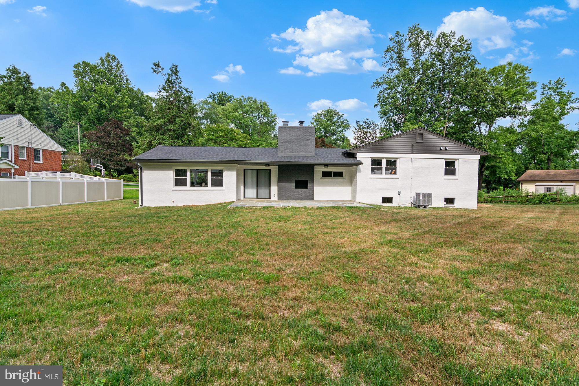 14200 Dav Road Rockville, MD 20850 - Photo 8 of 60 Charming home with spacious yard.