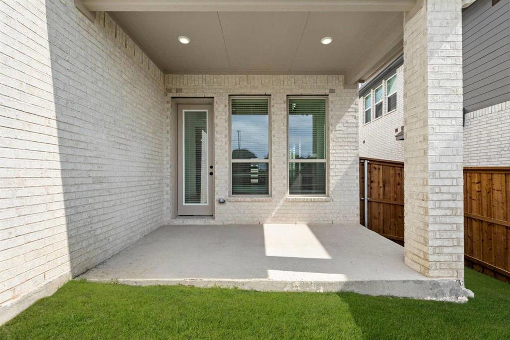 817 Meadow Spring Lane Anna, TX 75409 - Photo 3 of 34