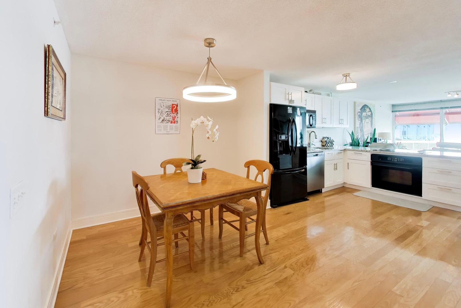 800 Elgin Road, Unit 1419 Evanston, IL 60201 - Photo 10 of 38 Gallery Image 10