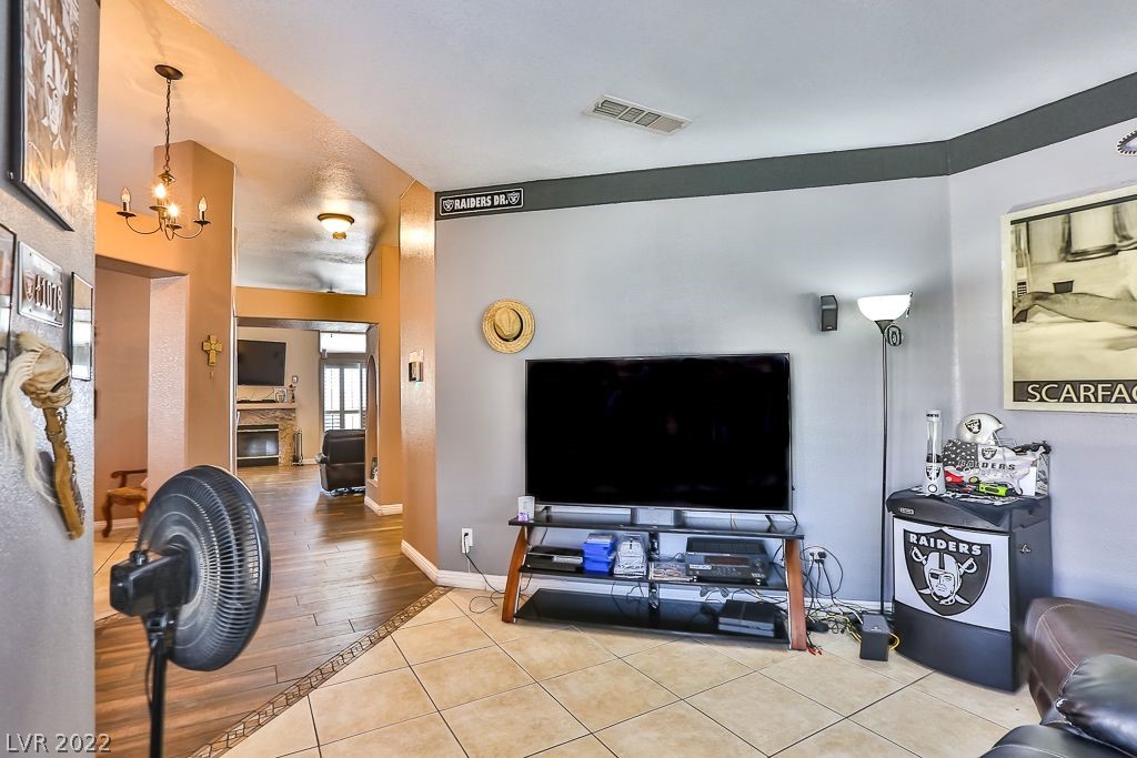 440 Nancy Drive Henderson, NV 89015 - Photo 7 of 46