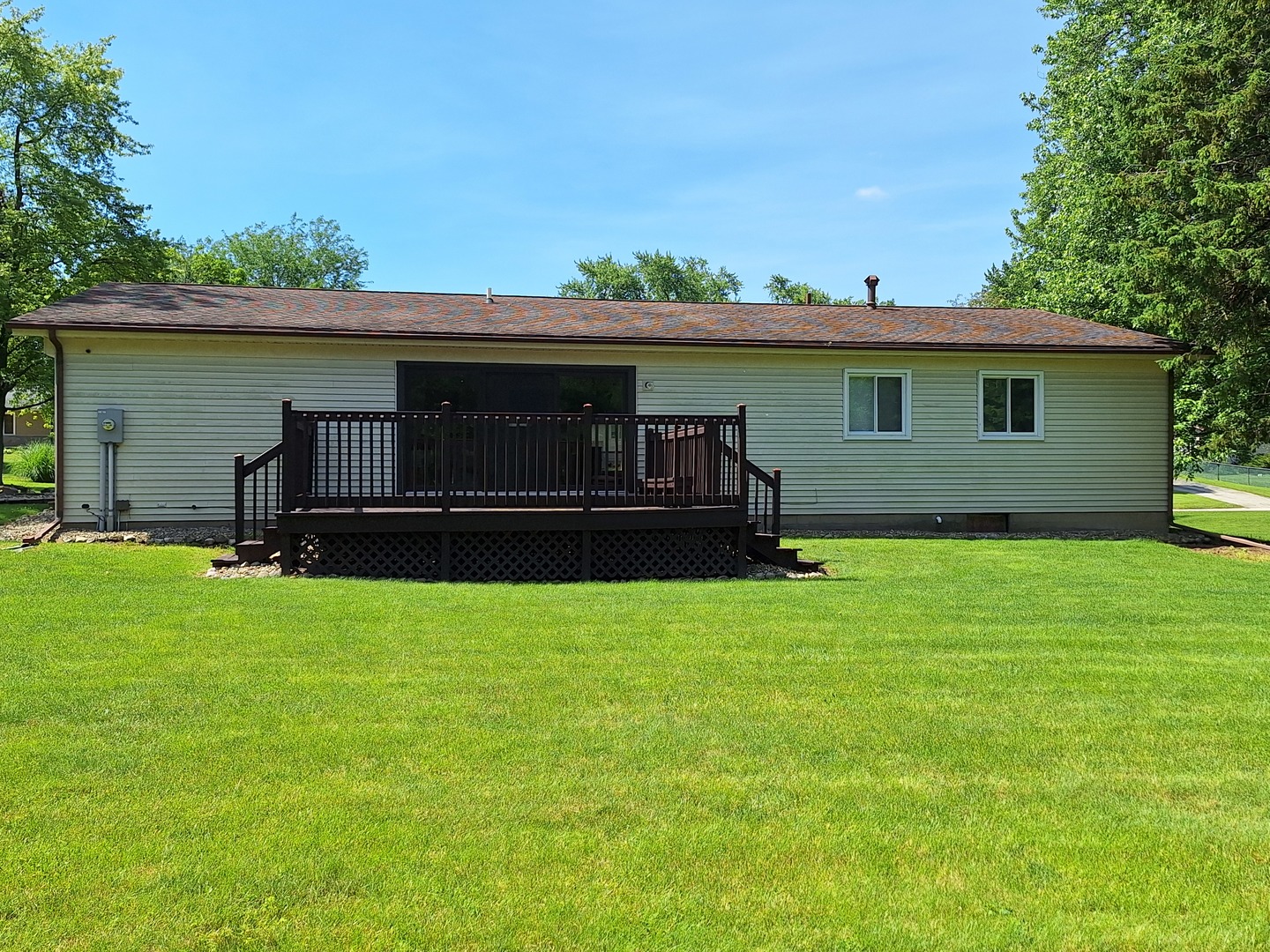 709 Heatherhill Road Bloomington, IL 61704 - Photo 23 of 30 Gallery Image 23