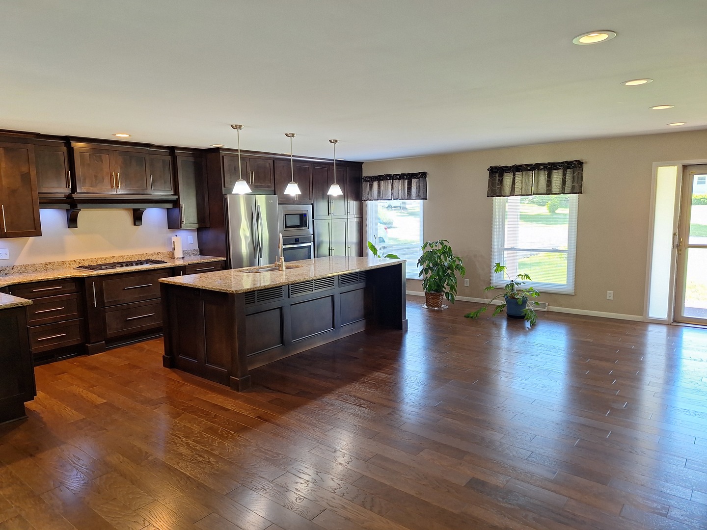 709 Heatherhill Road Bloomington, IL 61704 - Photo 3 of 30 Gallery Image 3
