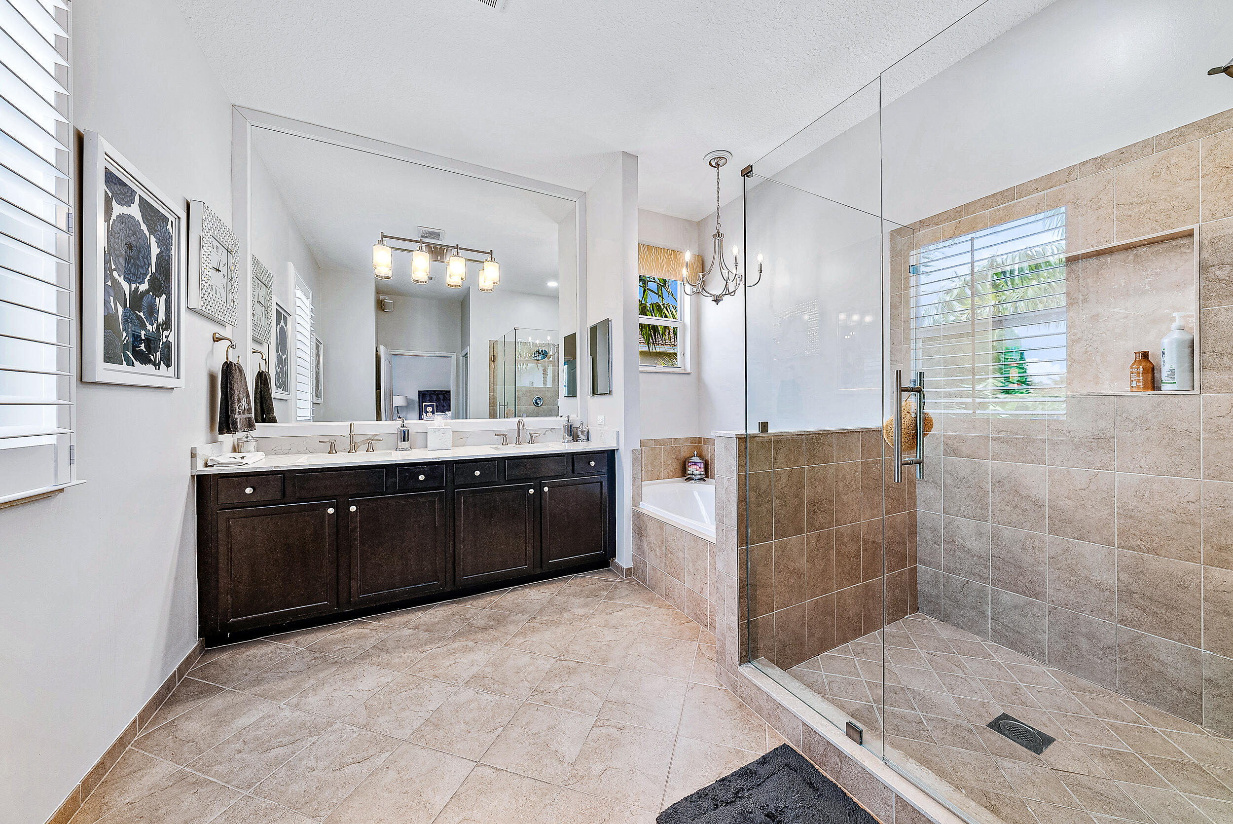 123 Behring Way Jupiter, FL 33458 - Photo 21 of 59 Primary Bath