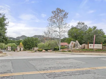 $1,400,000 | 10616 Via Tiglio, Lakeside, CA 92040