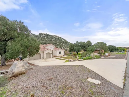 $1,400,000 | 10616 Via Tiglio, Lakeside, CA 92040