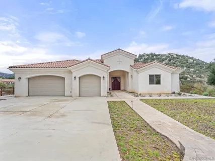 $1,400,000 | 10616 Via Tiglio, Lakeside, CA 92040